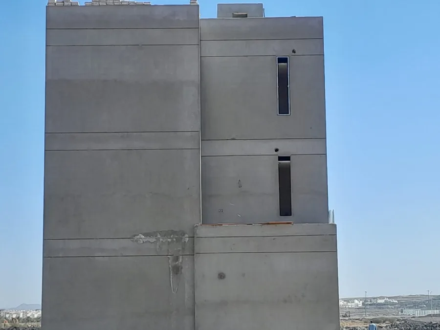 العزل، عمارة سكنية ثلاثة أدوار، حي السكب