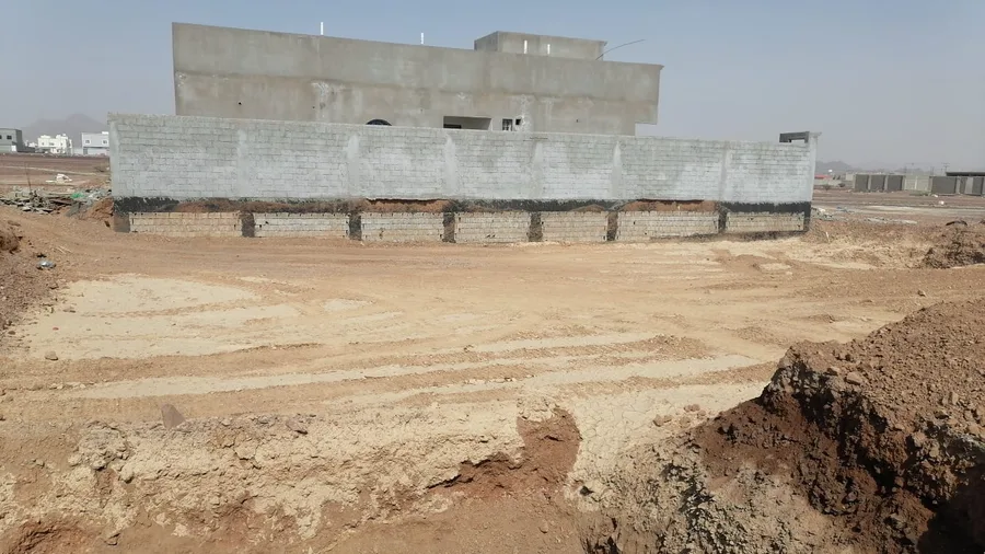 الحفر، مبنى سكني تجاري، حي وادي مذينب
